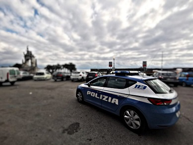 Posillipo: Non si ferma all’alt della Polizia, viene inseguito