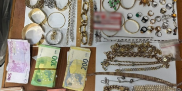 Posillipo: Truffa del finto carabiniere, tratto in arresto in possesso di gioielli e denaro