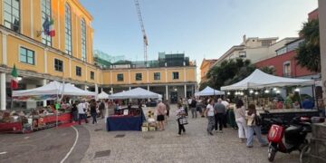 Frattamaggiore: Fiera del Vintage in Piazza Umberto I, forma ridotta dopo controlli della Polizia locale su esposto di parte della minoranza consiliare