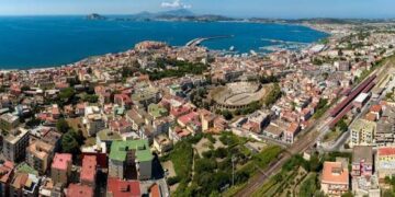 Pozzuoli: Arrestato 16enne per spaccio, i genitori sapevano che si drogasse solo