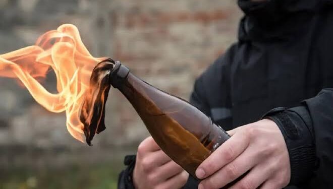 Somma Vesuviana: Viaggia in auto con 3 molotov e fa un incidente