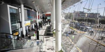 Capodichino chiuso per un mese, bus per l’aereoporto di Salerno